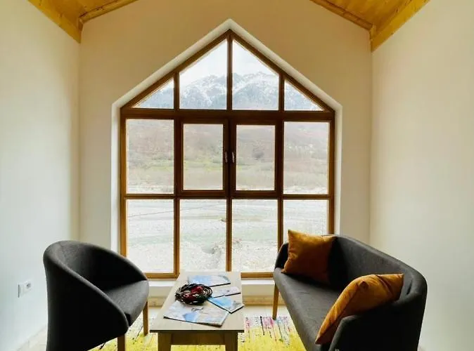 Mik Vermoshi Hotel *